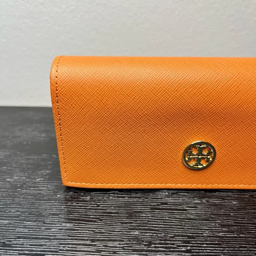 ๐ NWOT Tory Burch Sunglasses Case Orange with Gold Emblem Logo Leather Like - Picture 3 of 11